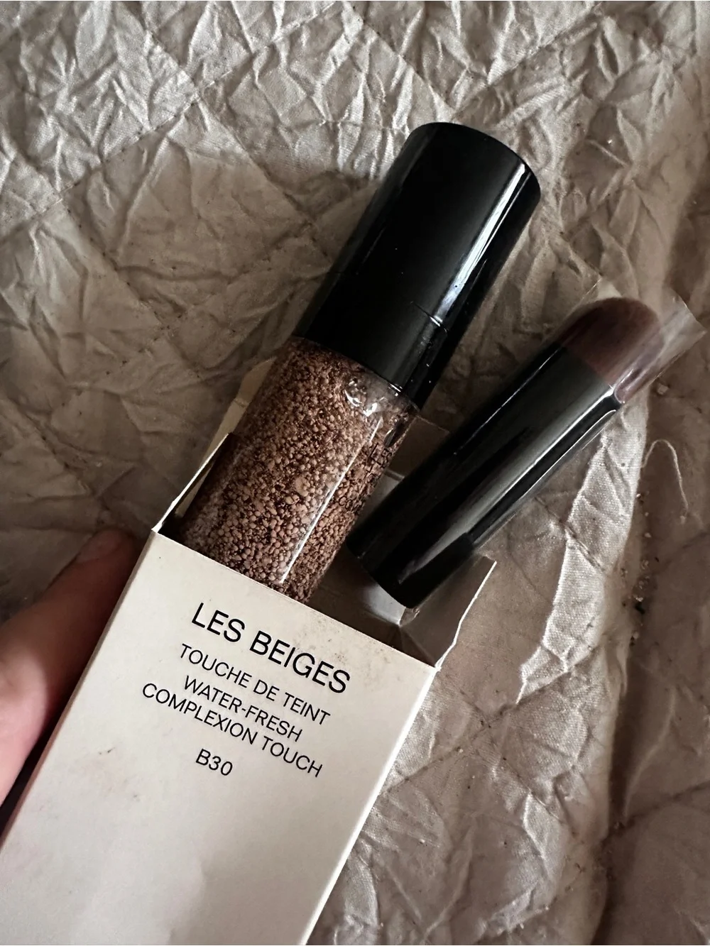 CHANEL Les Beiges Water-Fresh Complexion Touch B30 — Cream Tone